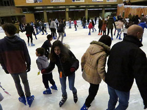 Nadal 2017. Pista de gel i tobogan a Fira de Girona