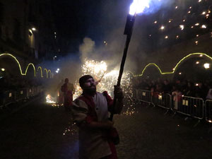 La Cavalcada de Reis 2018. Arribada del seguici a la pla&ccedil;a del Vi