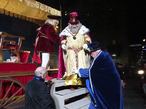 La Cavalcada de Reis 2018. Arribada del seguici a la pla&ccedil;a del Vi