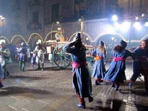 La Cavalcada de Reis 2018. Arribada del seguici a la pla&ccedil;a del Vi