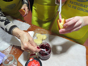 Nadal 2017. Taller de sufganiot, bunyols de Hanukk&agrave;, al Museu d'Hist&ograve;ria dels Jueus