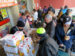 Nadal 2016. La xocolatada del Mercat del Lle&oacute; la vig&iacute;lia de Nadal
