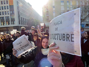 Canvi de nom de la plaça Constitució per plaça de l'1 d'octubre