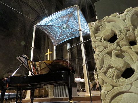 La nau g&ograve;tica moments abans del concert