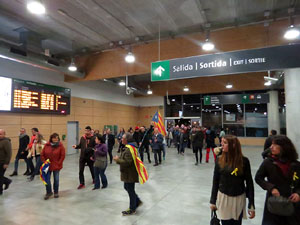 Vaga general 8 de novembre. Tall de les vies del TGV a Girona