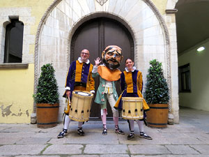 Toc de rams. Canvi dels rams de flors de les gegantes de Girona
