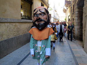Toc de rams. Canvi dels rams de flors de les gegantes de Girona