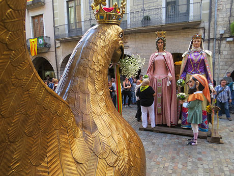 Toc de rams. Canvi dels rams de flors de les gegantes de Girona