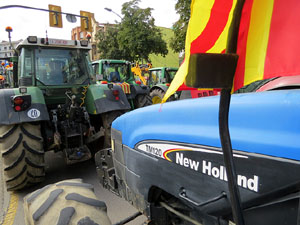 Marxa pagesa. Concentraci&oacute; de 500 tractors als carrers de Girona
