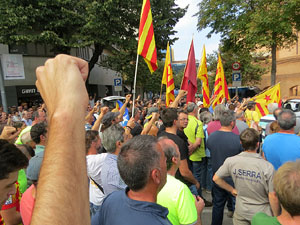 Marxa pagesa. Concentraci&oacute; de 500 tractors als carrers de Girona