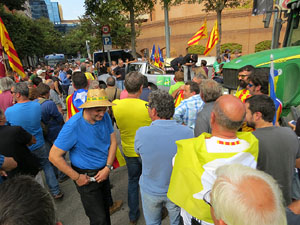 Marxa pagesa. Concentraci&oacute; de 500 tractors als carrers de Girona