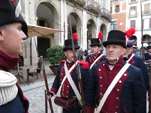 X Festa Reviu els Setges Napole&ograve;nics de Girona. Desfilada pels carrers de Girona