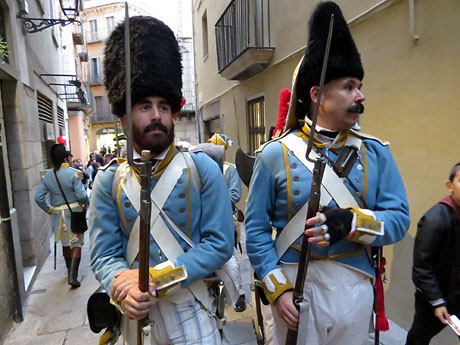 X Festa Reviu els Setges Napoleònics de Girona. Desfilada pels carrers de Girona