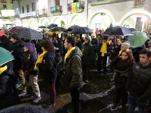 Concentraci&oacute; per la llibertat dels presos pol&iacute;tics a la pla&ccedil;a del Vi