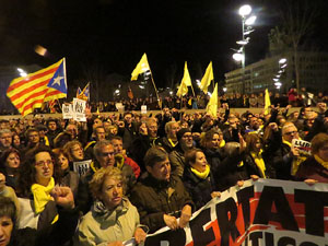 Concentraci&oacute; 'S&iacute; a la Rep&uacute;blica i al Govern leg&iacute;tim'