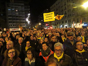 Concentraci&oacute; 'S&iacute; a la Rep&uacute;blica i al Govern leg&iacute;tim'