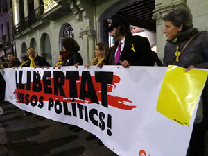 Concentraci&oacute; per la llibertat dels presos pol&iacute;tics a la pla&ccedil;a del Vi