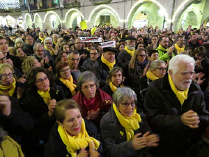 Concentraci&oacute; per la llibertat dels presos pol&iacute;tics a la pla&ccedil;a del Vi