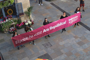 Concentració per la llibertat dels presos polítics a la plaça del Vi