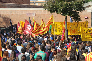 Concentració per la llibertat dels presos polítics a la plaça del Vi
