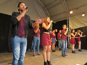 Festival A Capella 2018. Actuaci&oacute; del grup A Grup Vocal a la pla&ccedil;a de la Independ&egrave;ncia