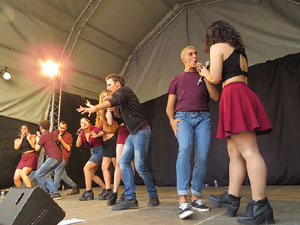 Festival A Capella 2018. Actuaci&oacute; del grup A Grup Vocal a la pla&ccedil;a de la Independ&egrave;ncia