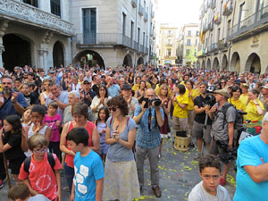 Encesa del foc a la pla&ccedil;a del Vi