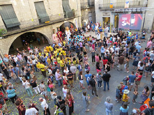 Encesa del foc a la pla&ccedil;a del Vi