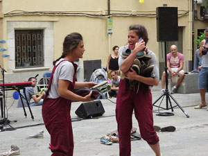 inund'ART 2018. Performance de poesia i dansa del Col&middot;lectiu Tac-Tiq