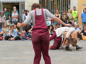 inund'ART 2018. Performance de poesia i dansa del Col&middot;lectiu Tac-Tiq