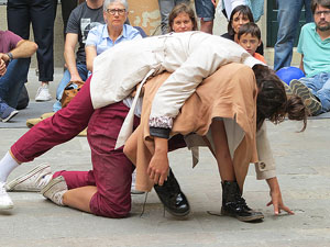 inund'ART 2018. Performance de poesia i dansa del Col&middot;lectiu Tac-Tiq