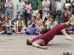 inund'ART 2018. Performance de poesia i dansa del Col&middot;lectiu Tac-Tiq