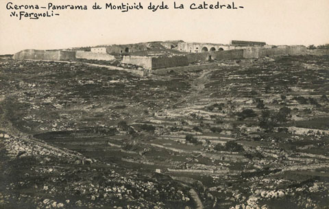 El castell de Montjuïc vist des del campanar de la Catedral de Girona. 1911