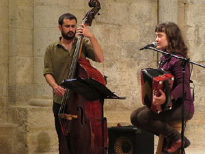 Nit dels Museus 2018. Actuaci&oacute; musical al Museu d'Arqueologia de Sant Pere de Galligants