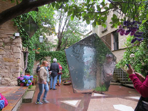 Temps de Flors 2018. Muntatge floral al Pati dels Rabins del Centre Bonastruc &ccedil;a Porta