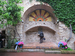 Temps de Flors 2018. Muntatge floral al Pati dels Rabins del Centre Bonastruc &ccedil;a Porta