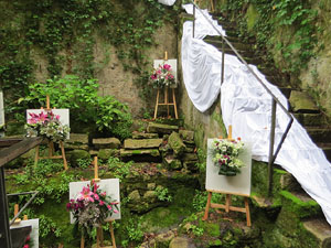Temps de Flors 2018. Muntatge floral al Pati dels Rabins del Centre Bonastruc &ccedil;a Porta