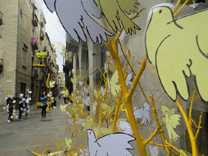 Temps de Flors 2018. Instal&middot;lacions 'El Bosc de la Llibertat' a la pla&ccedil;a del Vi, carrer Ciutadans i pla&ccedil;a de l'Oli