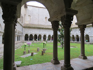 Temps de Flors 2018. Muntatges florals als claustres de la Catedral