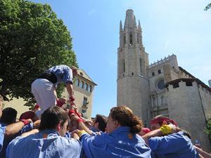 Temps de Flors 2018. Diada Castellera a la pla&ccedil;a de Sant Feliu amb els Marrecs de Salt, els Xics de Granollers, i els Sagals d�Osona