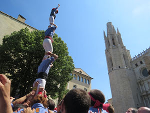 Temps de Flors 2018. Diada Castellera a la pla&ccedil;a de Sant Feliu amb els Marrecs de Salt, els Xics de Granollers, i els Sagals d�Osona