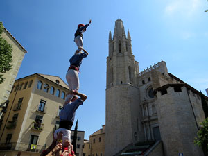 Temps de Flors 2018. Diada Castellera a la pla&ccedil;a de Sant Feliu amb els Marrecs de Salt, els Xics de Granollers, i els Sagals d�Osona