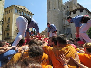 Temps de Flors 2018. Diada Castellera a la pla&ccedil;a de Sant Feliu amb els Marrecs de Salt, els Xics de Granollers, i els Sagals d�Osona