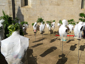 Temps de Flors 2018. Instal&middot;lacions i muntatges florals a l'entrada sud de la bas&iacute;lica de Sant Feliu