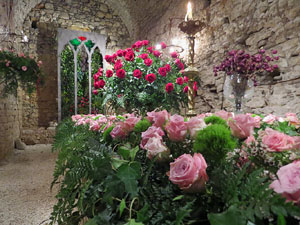 Temps de Flors 2018. Instal·lació floral El cor menjat al soterrani II de la Torre Gironella