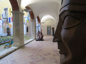 Temps de Flors 2018. Instal&middot;lacions i muntatges florals al claustre del Centre Cultural La Merc&egrave;