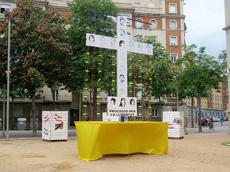 Temps de Flors 2018. Instal&middot;laci&oacute; floral 'Process&oacute; per la Llibertat' a la pla&ccedil;a dels Manaies