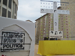 Temps de Flors 2018. Instal&middot;laci&oacute; floral 'Process&oacute; per la Llibertat' a la pla&ccedil;a dels Manaies