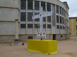 Temps de Flors 2018. Instal&middot;laci&oacute; floral 'Process&oacute; per la Llibertat' a la pla&ccedil;a dels Manaies