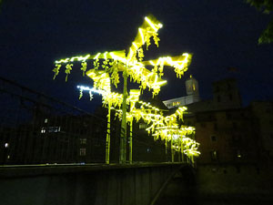 Temps de Flors 2018. Instal·lació Camí a la llibertat al pont d'en Gómez